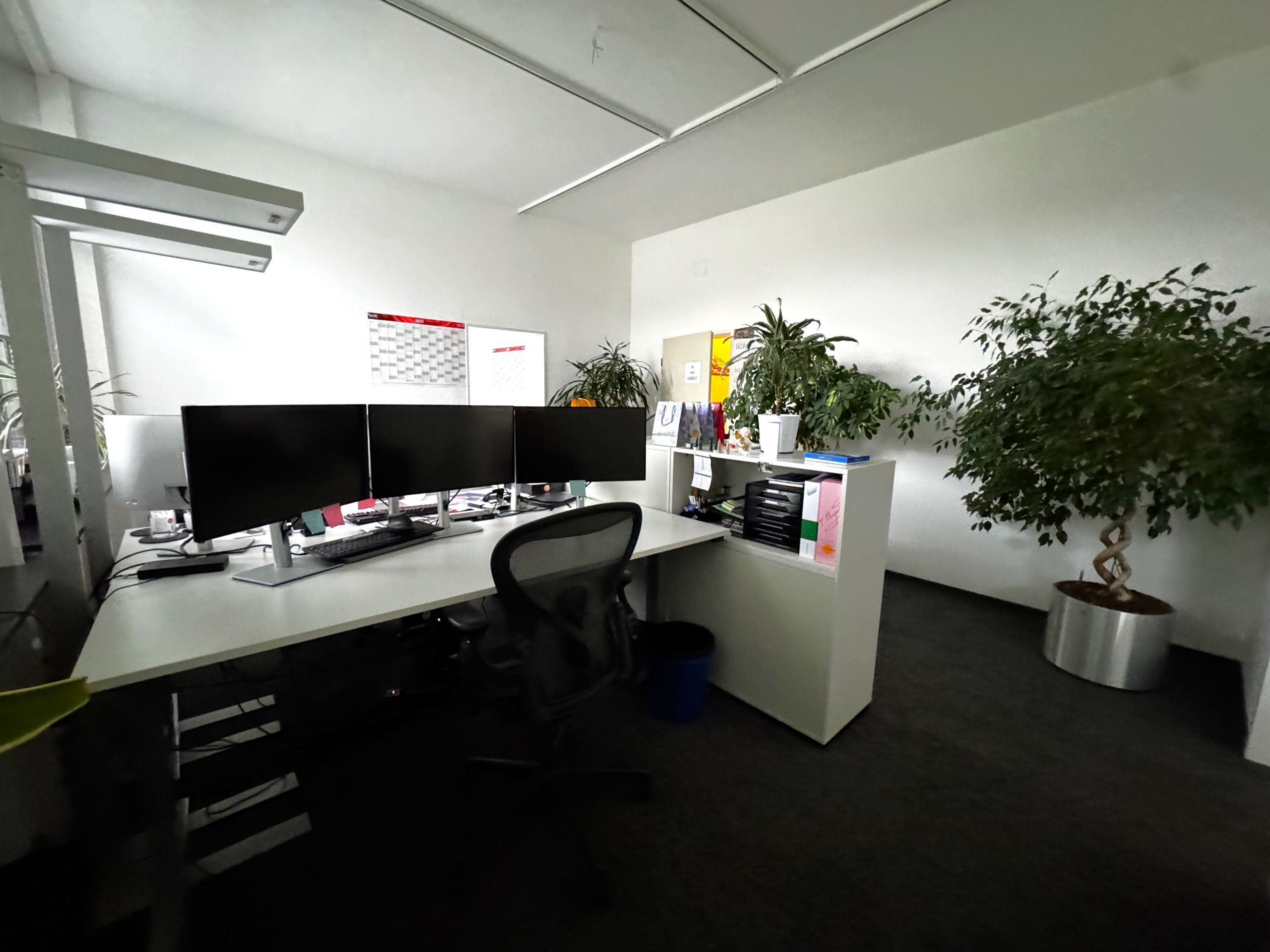 Büro Einheit 2 (3) Büro Einheit 2 (3)