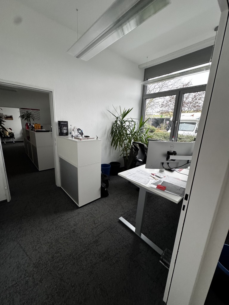 Büro Einheit 2 (2) Büro Einheit 2 (2)
